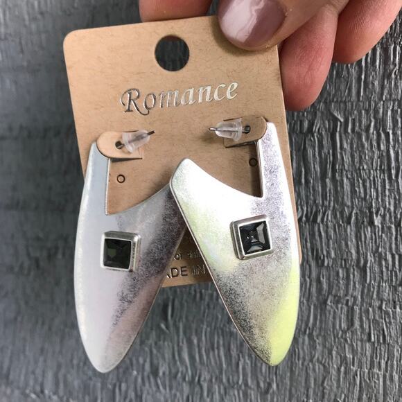 NEW Romance Matte Silver Tone oblong mod chevron-style semi-hoop earrings - Picture 12 of 15